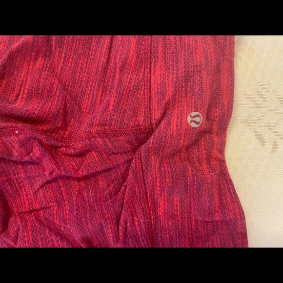 Lululemon capris - Picture 4 of 4